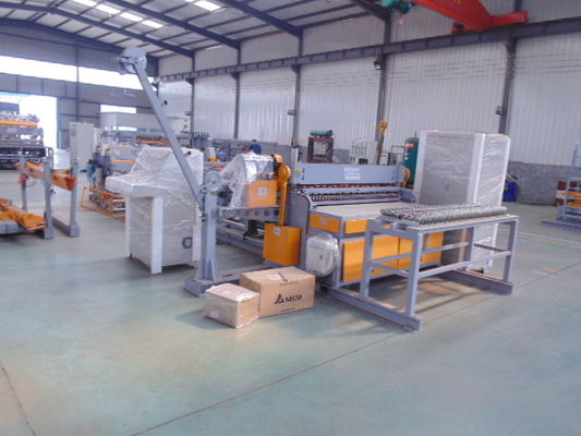 Servo Sistemli Sayısal Kontrol 4000mm Tavuk Hasır Yapma Makinesi
